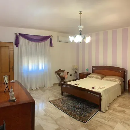 La Regina Bed and breakfast Carbonia